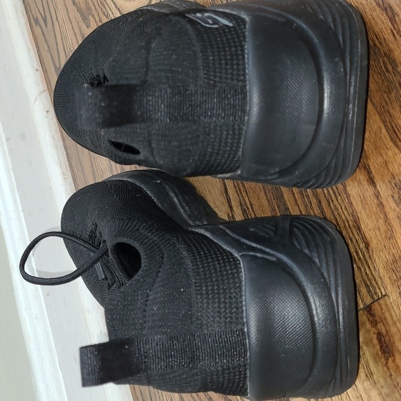 Skechers Men's Black Slip-On Sneakers Size 9.5 - Picture 5 of 7